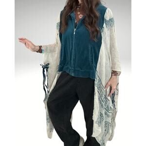 ✨ One Size Fits Most Upcycled Hooded Velvet Poncho – Shuggie Fierce ✨QUICK SHIP